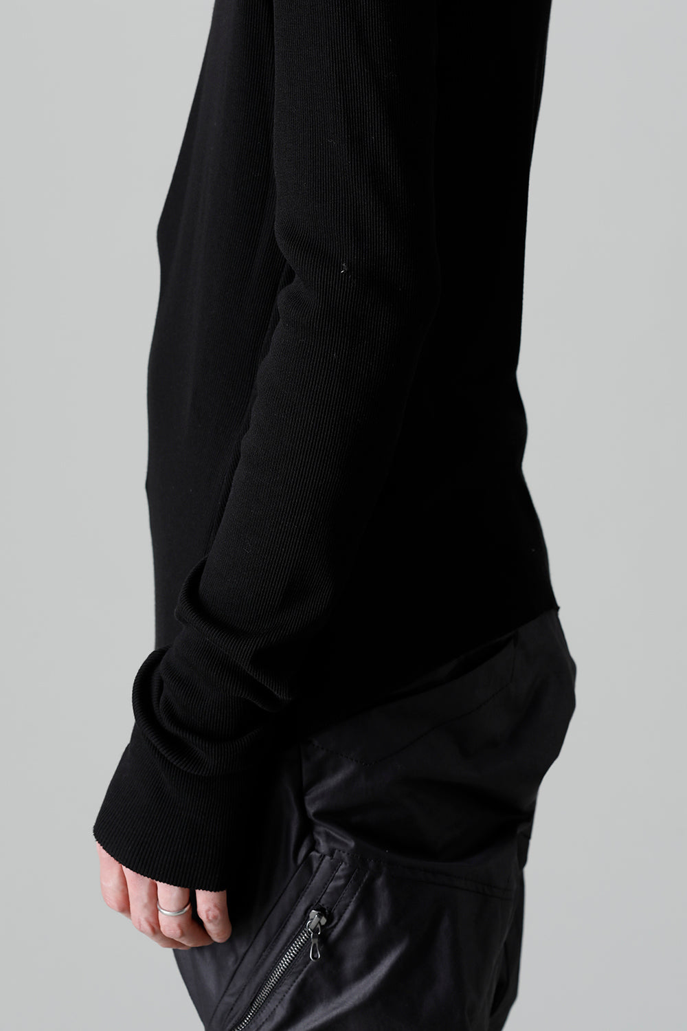 リブ アシンメトリーカットソー ブラック