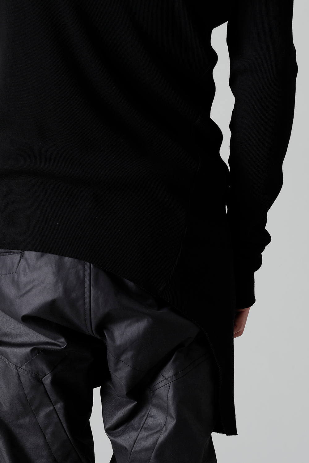 リブ アシンメトリーカットソー ブラック