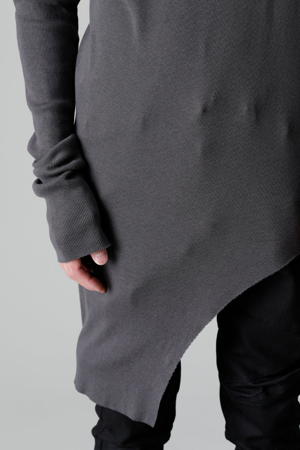 リブ アシンメトリーカットソー チャコール