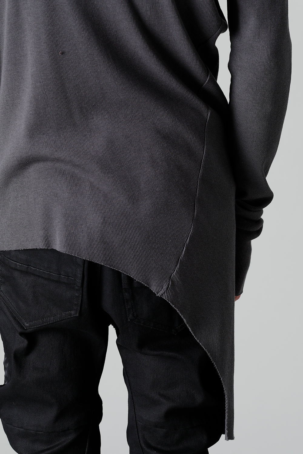 リブ アシンメトリーカットソー チャコール