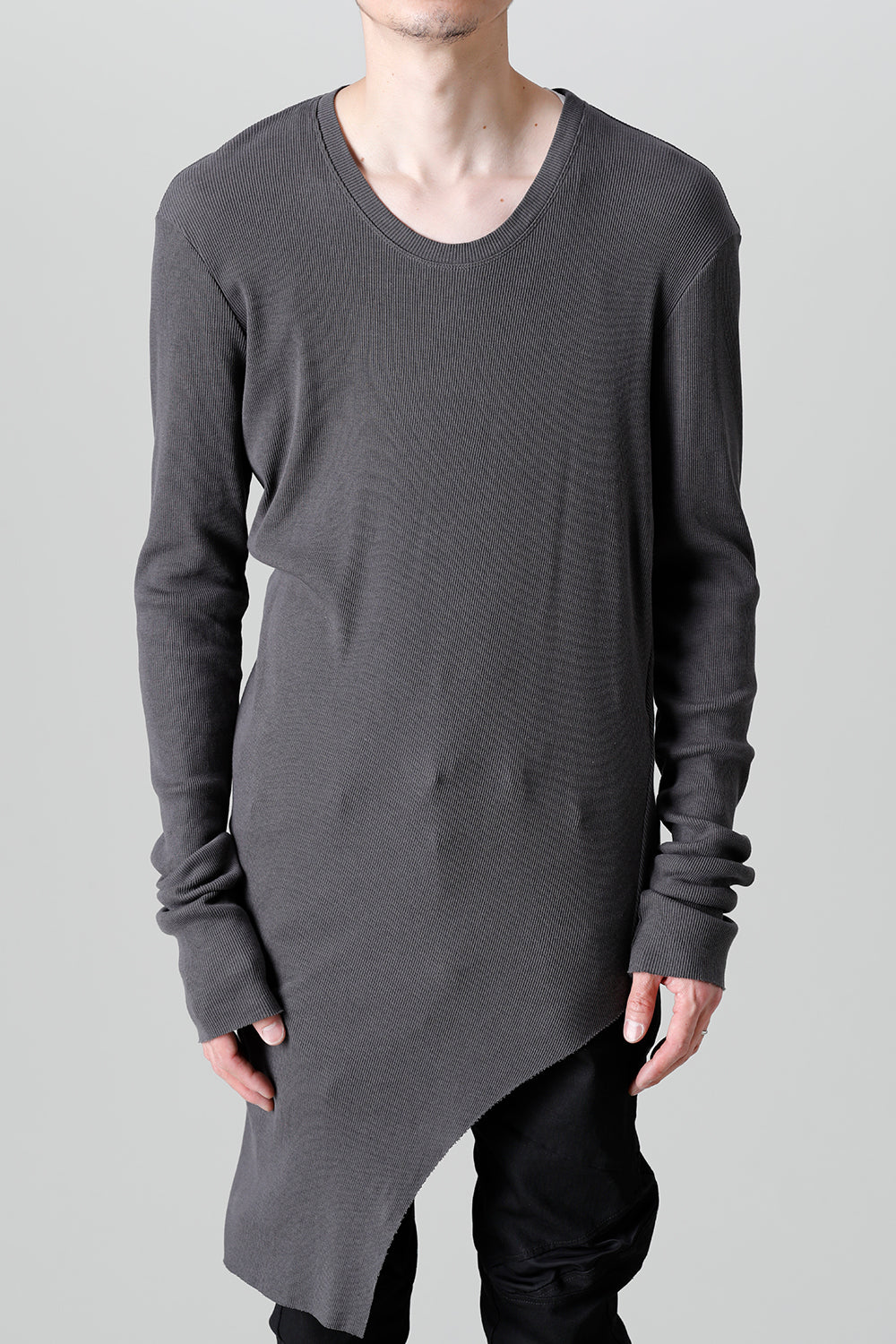 リブ アシンメトリーカットソー チャコール