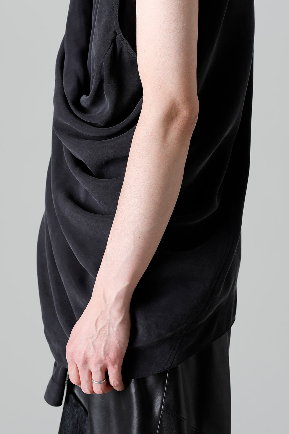 Fibril Twill Drape Pullover