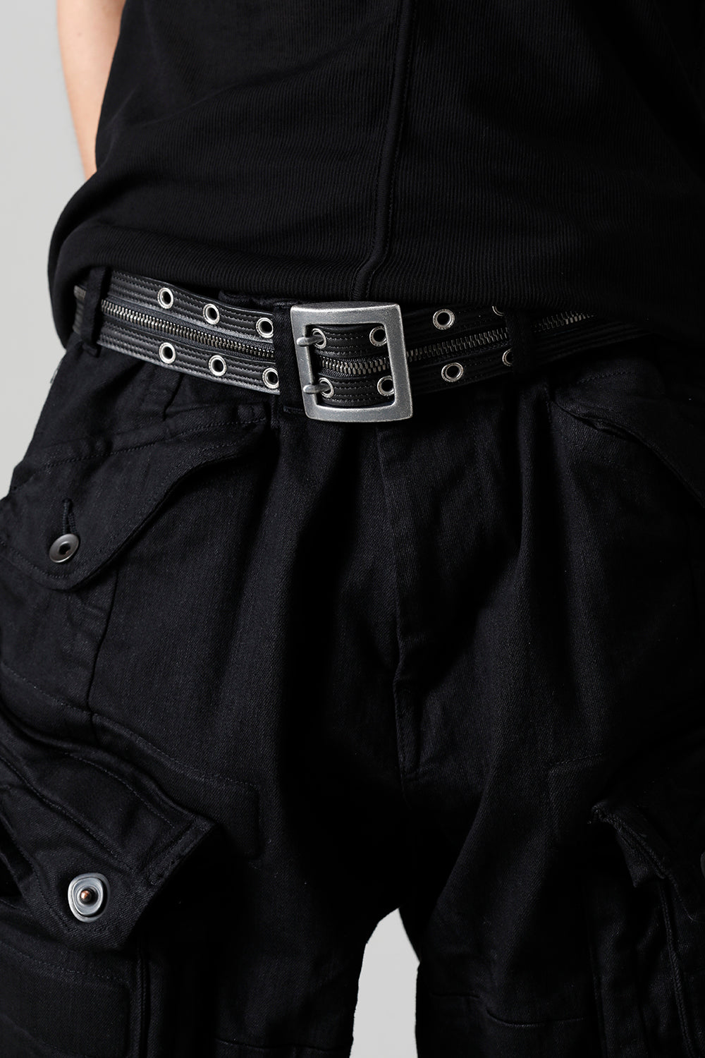 Cow Leather Zipper Belt Black × Silver