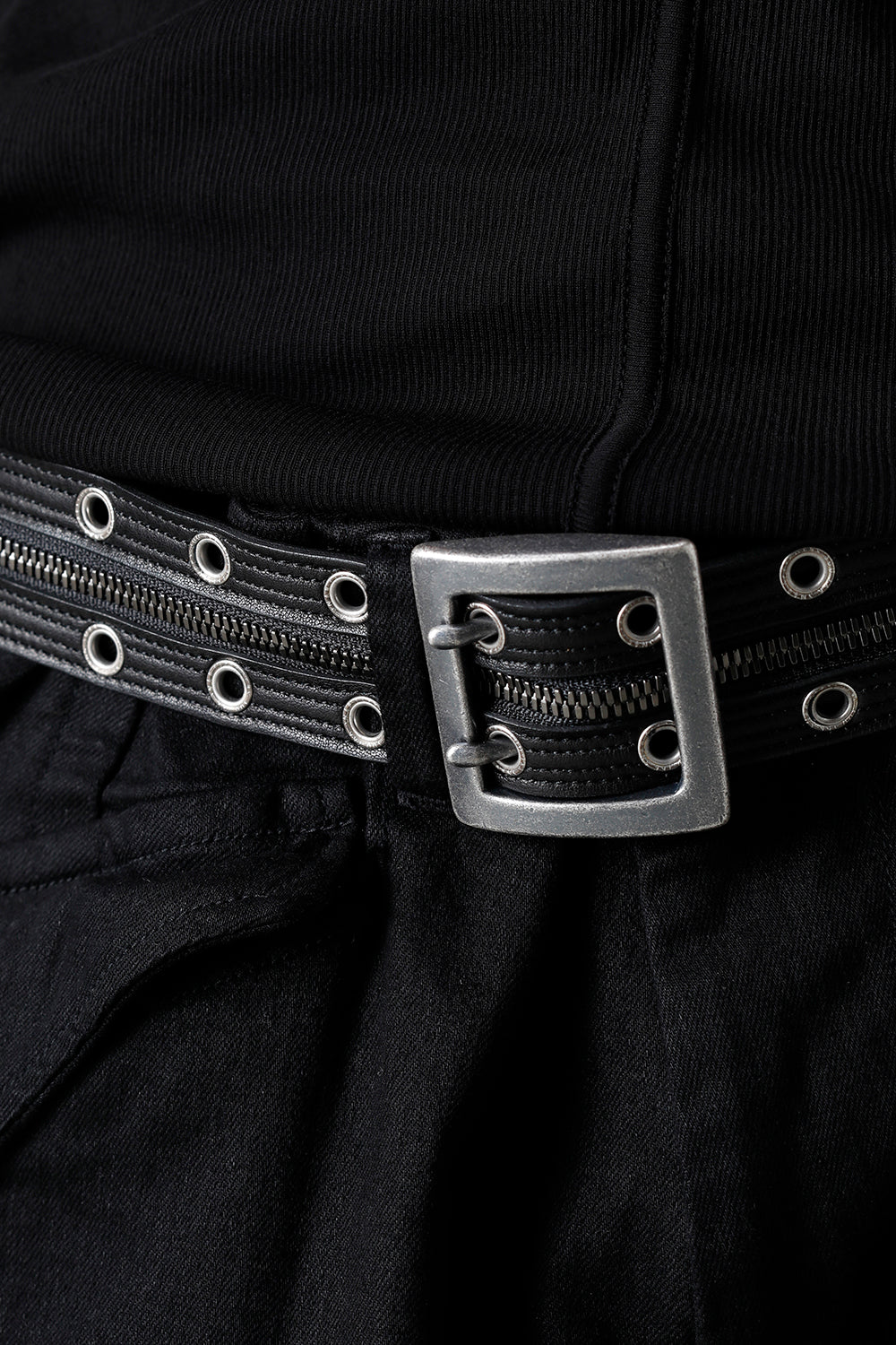 Cow Leather Zipper Belt Black × Silver