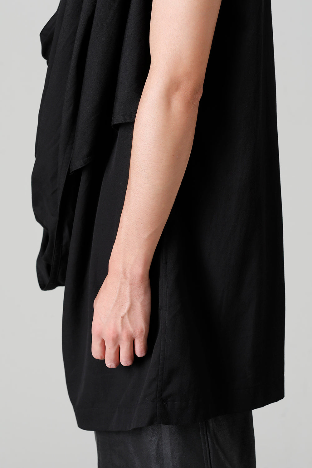Rayon/Cotton Cloth Drape Neck Pullover Black