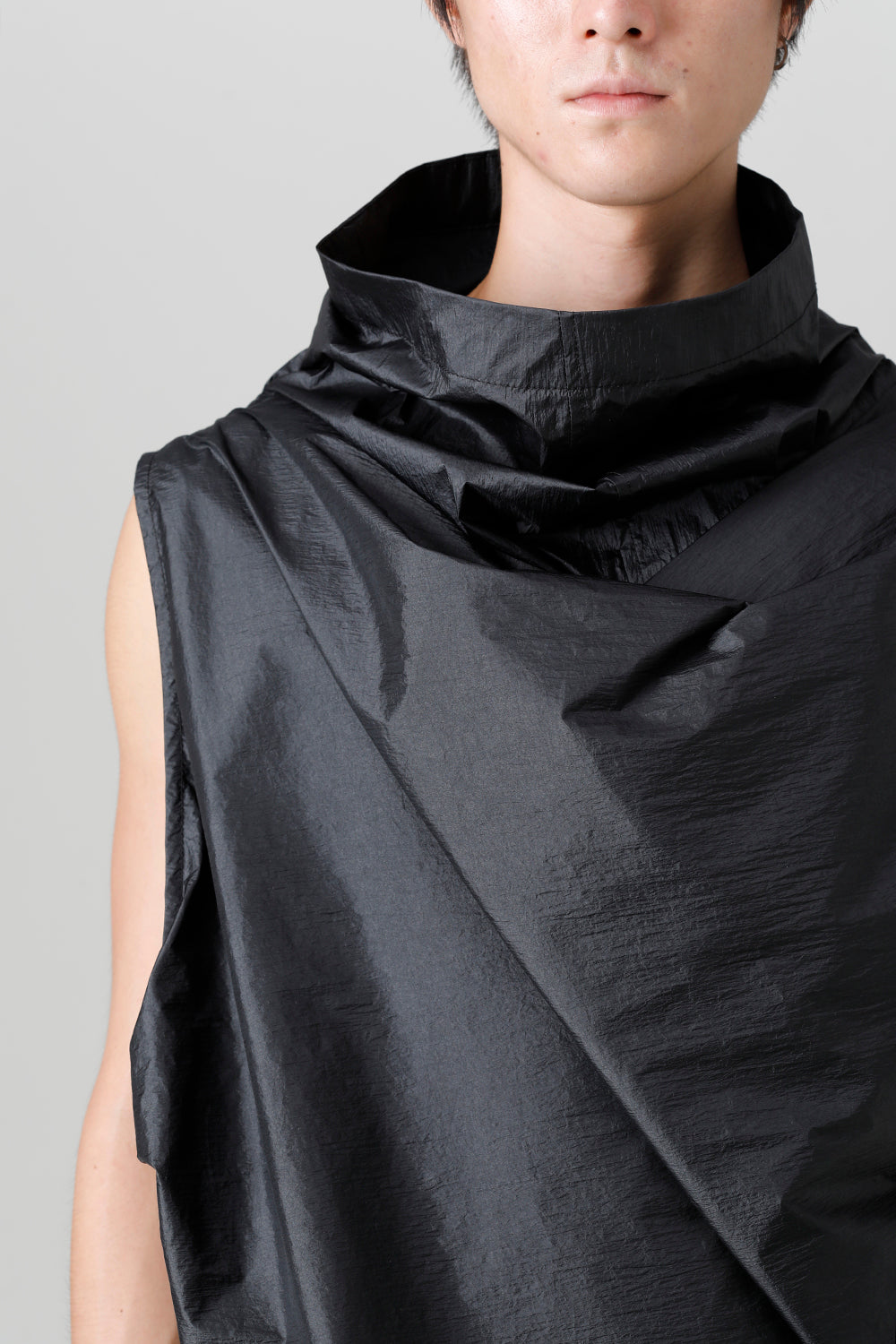 Coated Nylon Taffeta Sleeveless Pullover