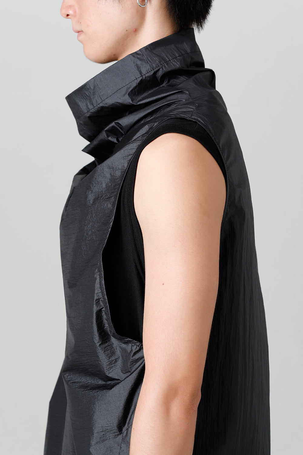 Coated Nylon Taffeta Sleeveless Pullover