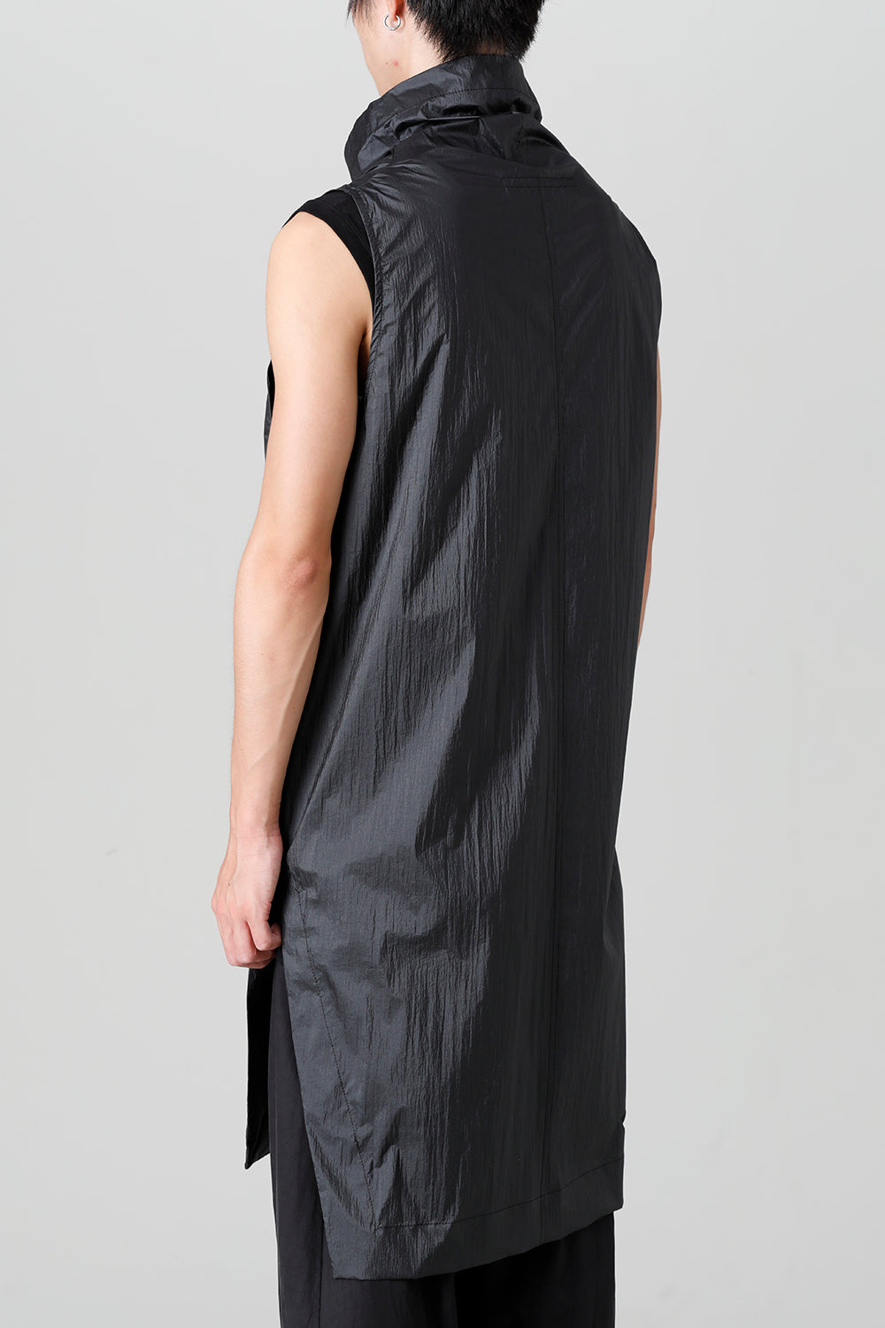 Coated Nylon Taffeta Sleeveless Pullover