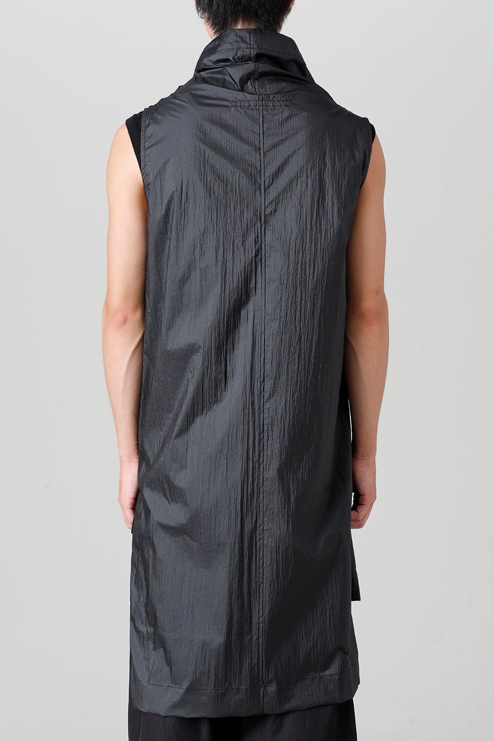 Coated Nylon Taffeta Sleeveless Pullover