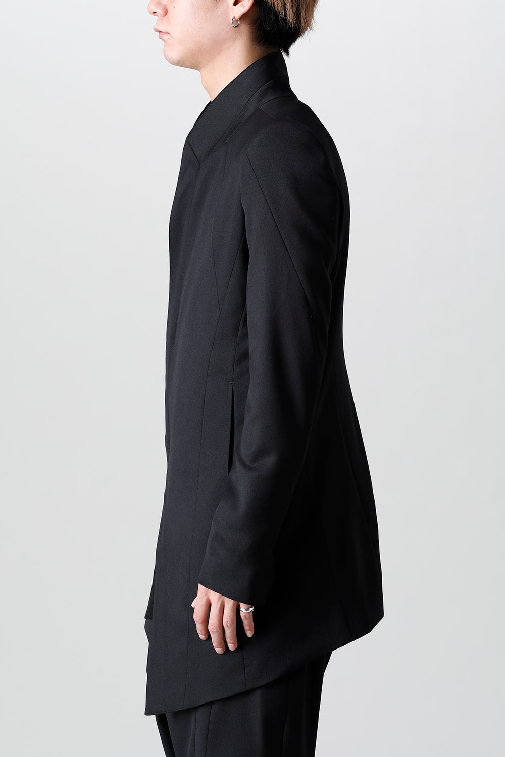 The R Limited 10 year anniversary MA_JULIUS Seamed Tailored Jacket