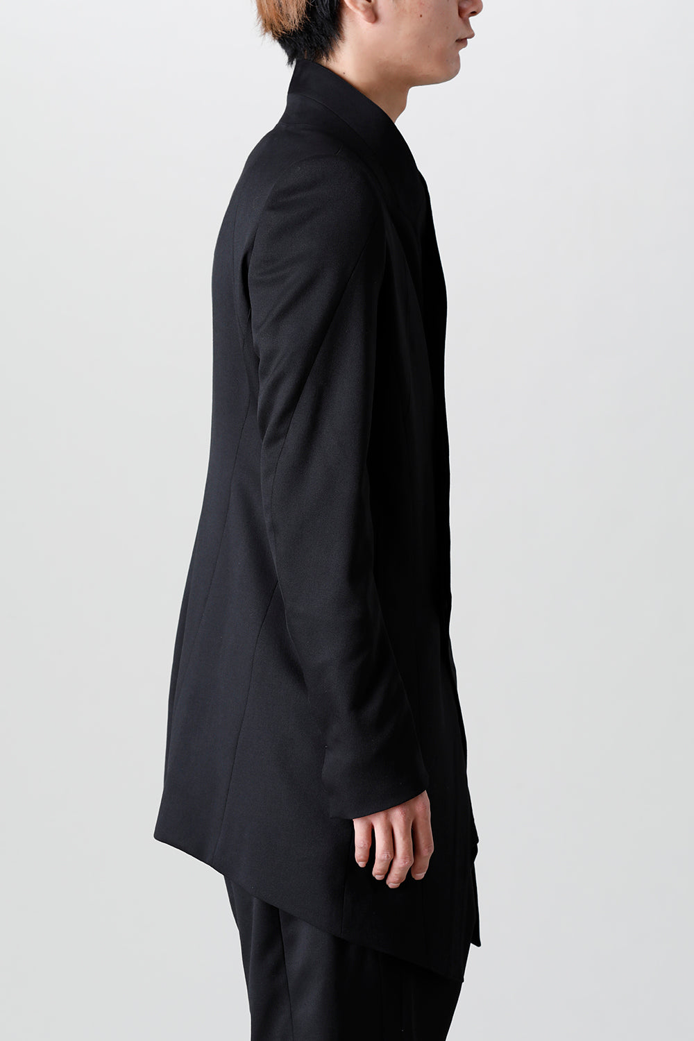 The R Limited 10 year anniversary MA_JULIUS Seamed Tailored Jacket