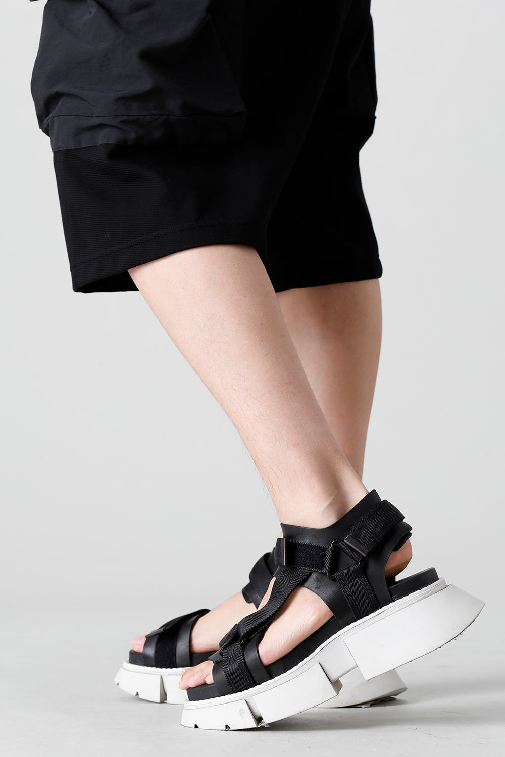 Poly Strap Over Sandal Black × Gray