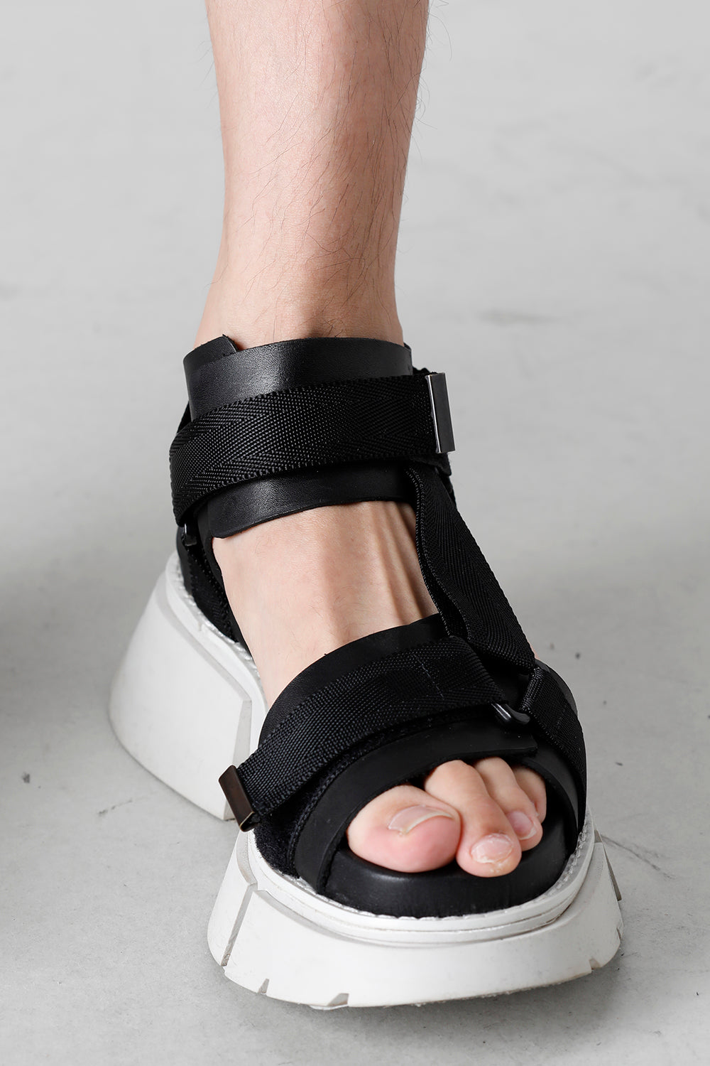 Poly Strap Over Sandal Black × Gray