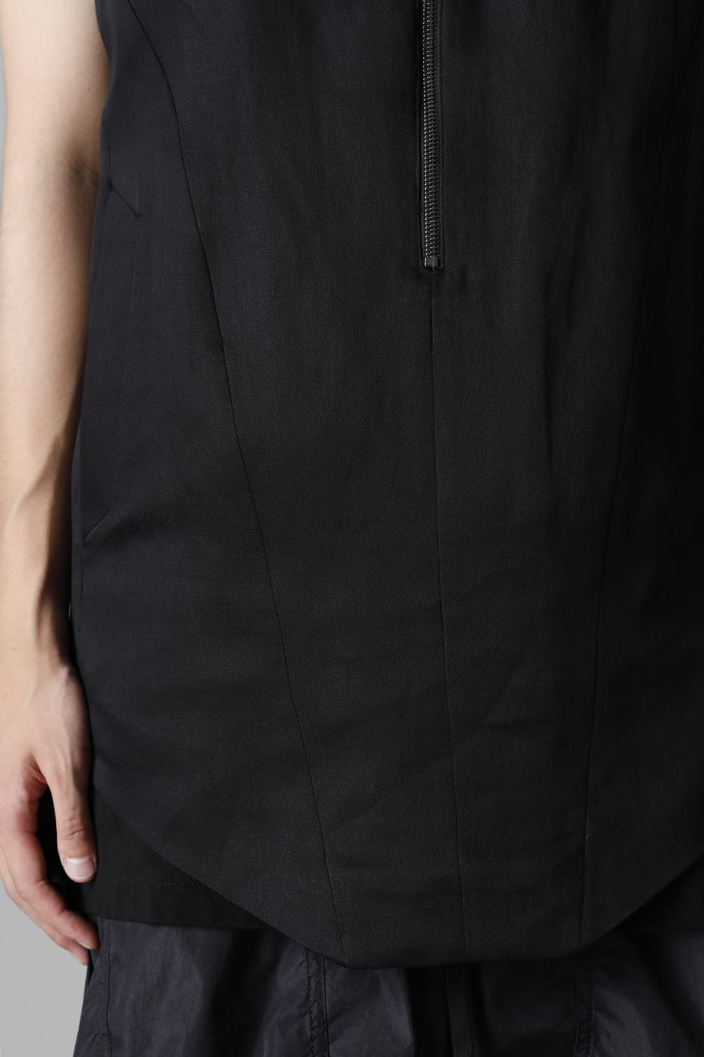 Satin jacquard Vest Black