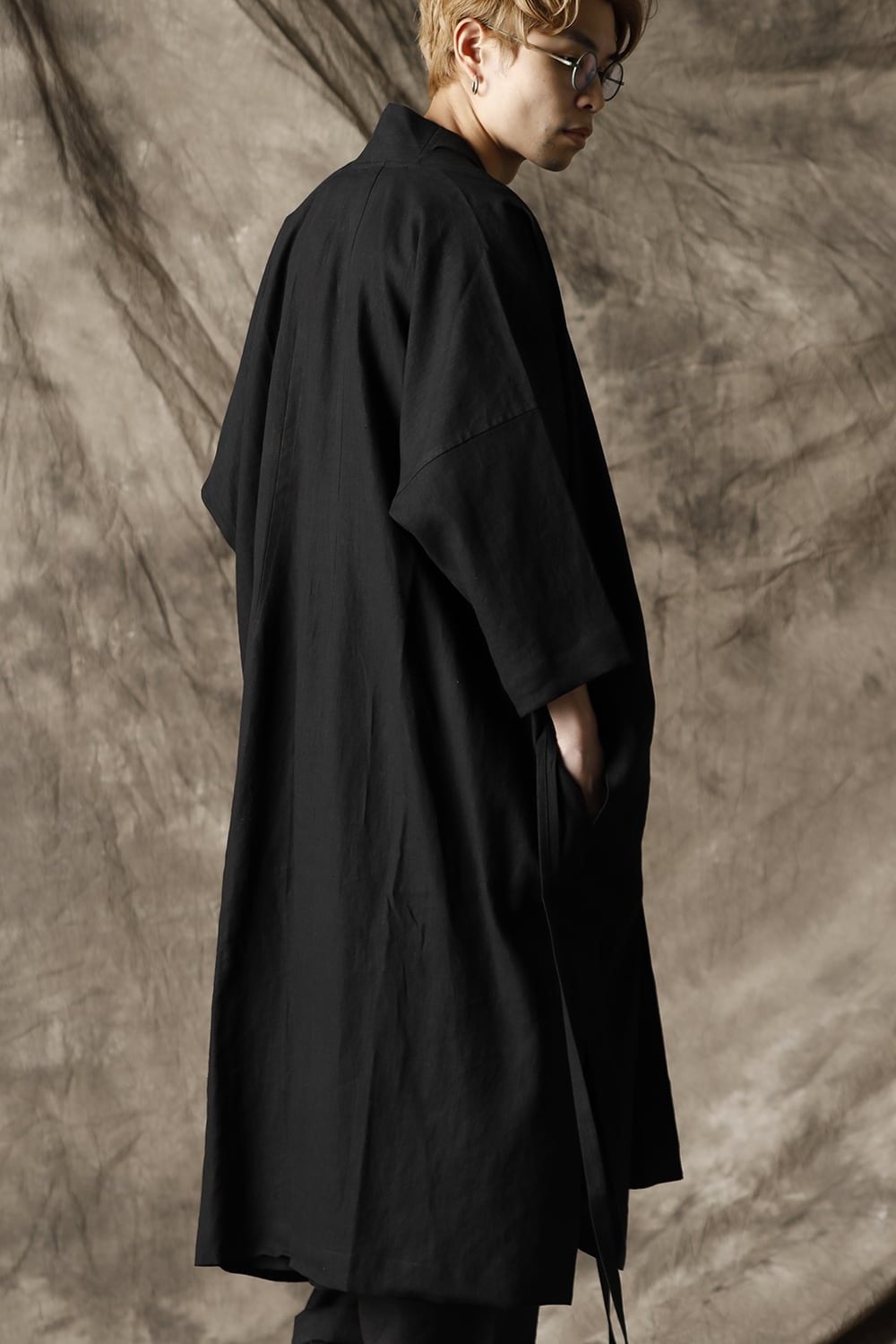 KIMONO#8 BLACK LINEN/PAPER CLOTH
