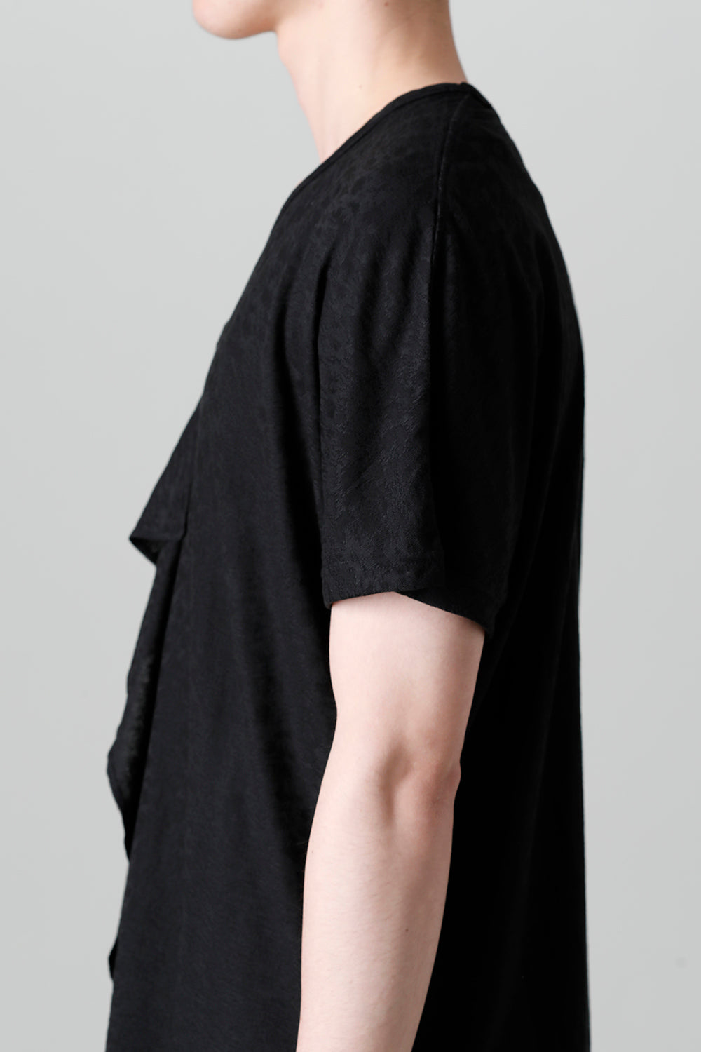 フリル VネックTシャツ