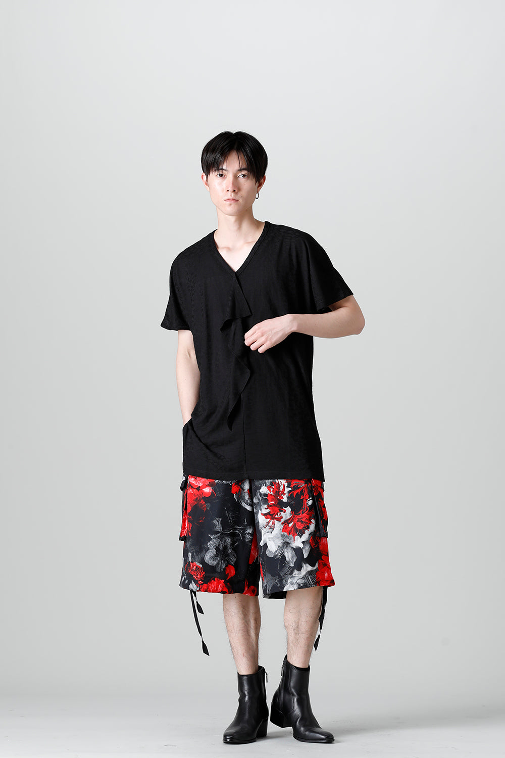 フリル VネックTシャツ