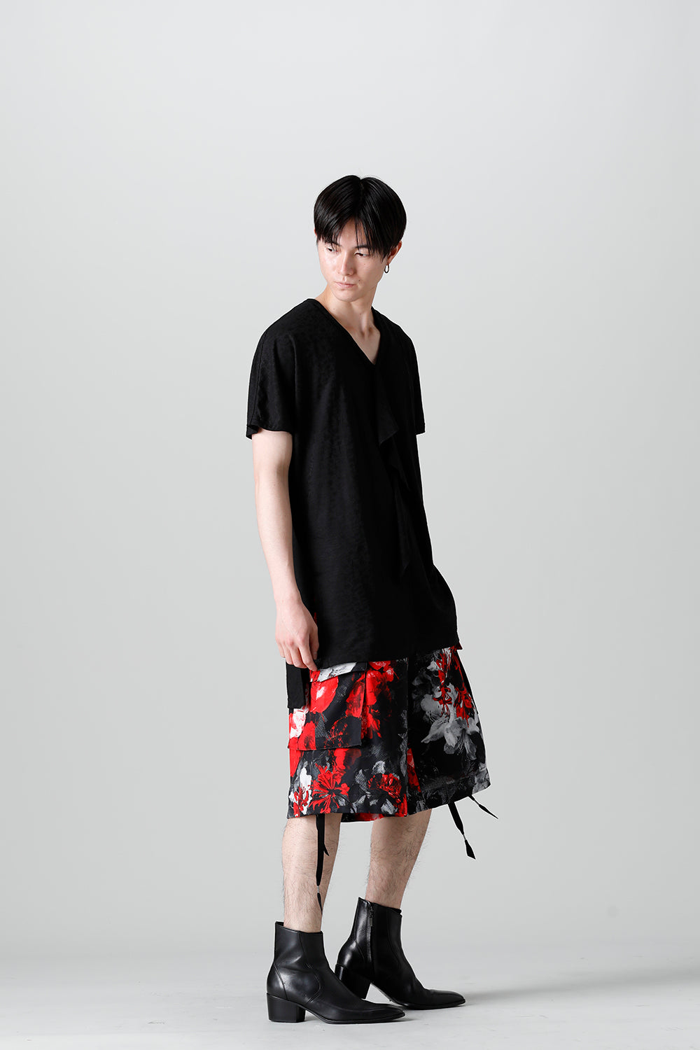 フリル VネックTシャツ