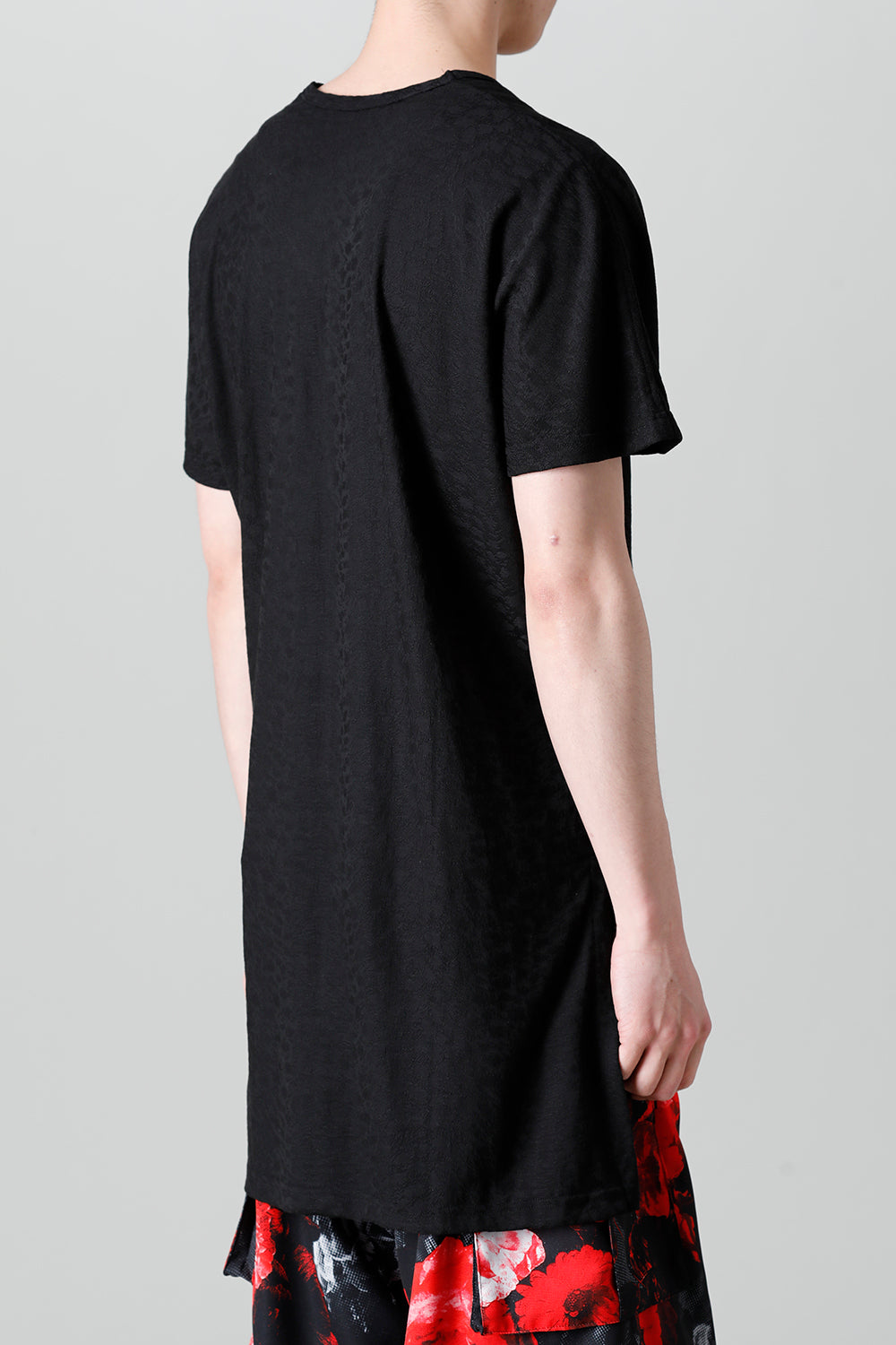 フリル VネックTシャツ