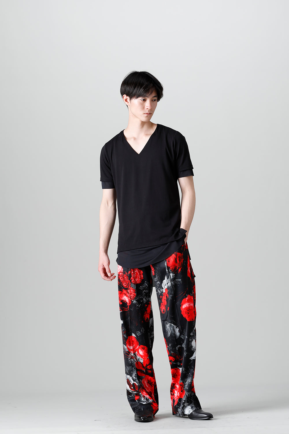 レイヤード Vネック Tシャツ ブラック&ブラック