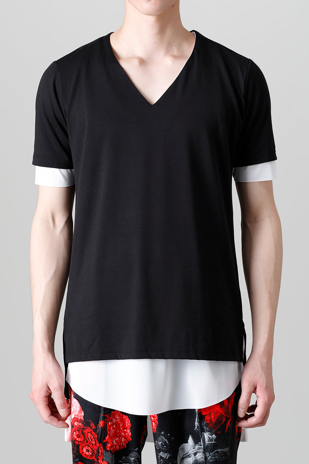 レイヤード Vネック Tシャツ ブラック&ホワイト