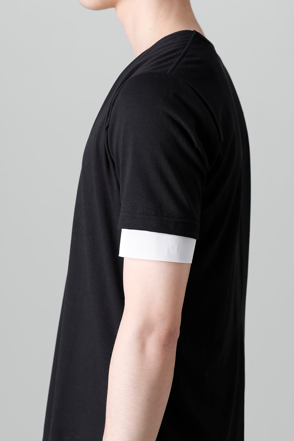 レイヤード Vネック Tシャツ ブラック&ホワイト