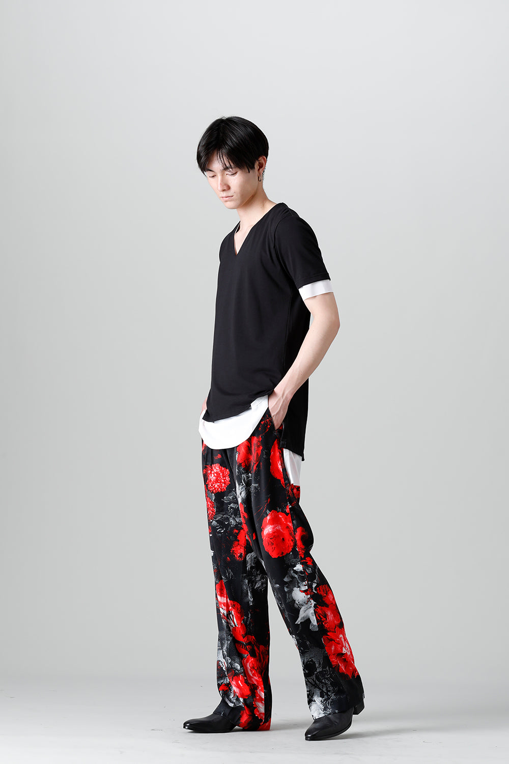 レイヤード Vネック Tシャツ ブラック&ホワイト