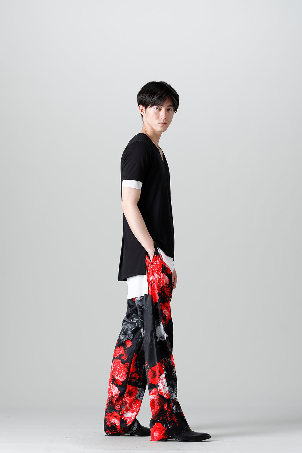 レイヤード Vネック Tシャツ ブラック&ホワイト