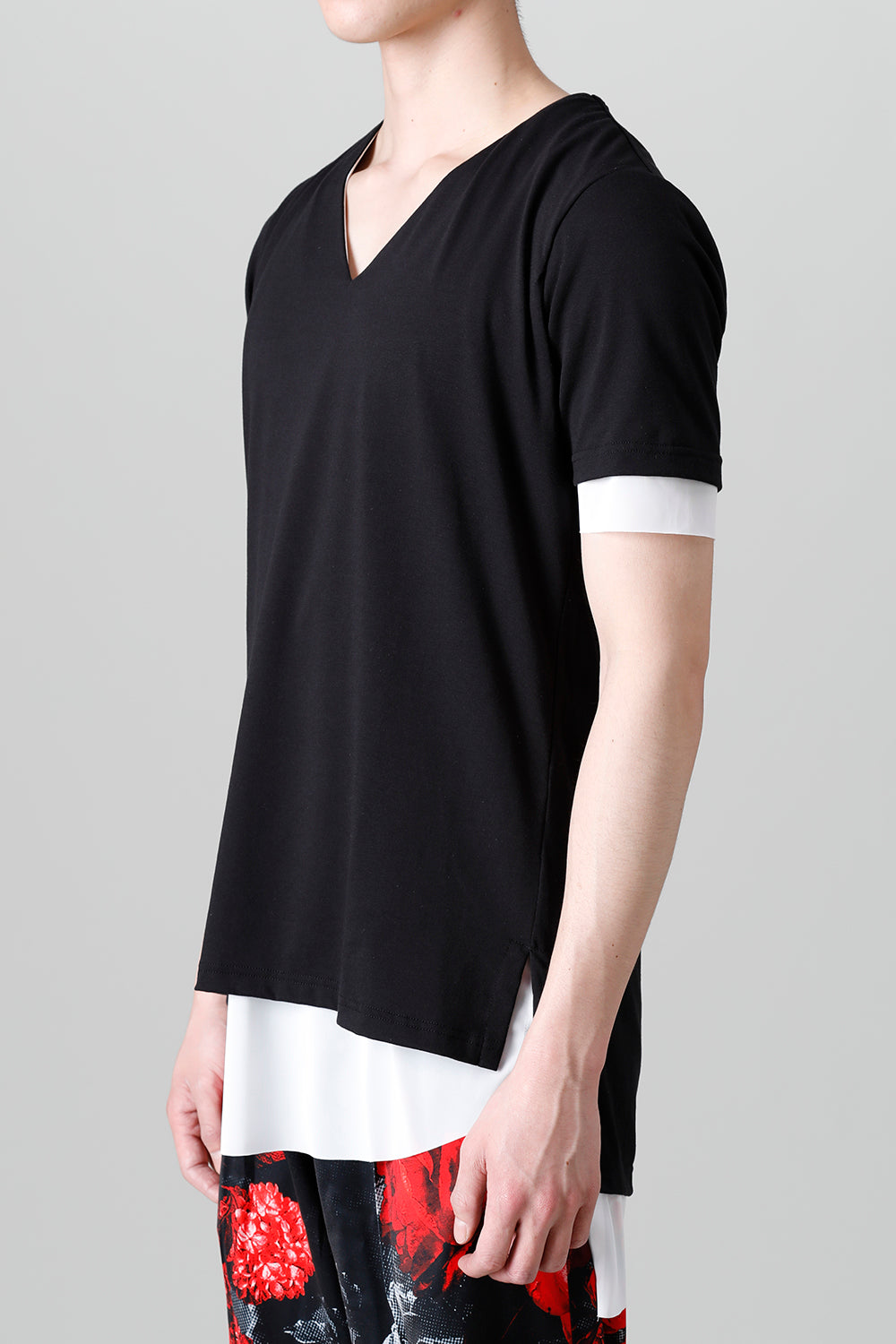 レイヤード Vネック Tシャツ ブラック&ホワイト