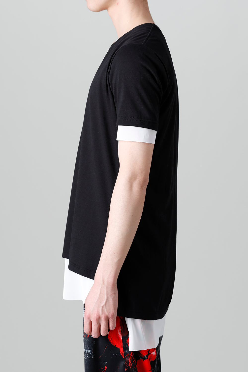 レイヤード Vネック Tシャツ ブラック&ホワイト