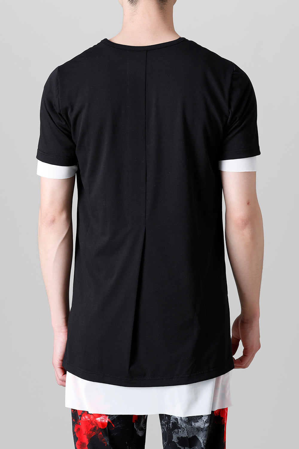 レイヤード Vネック Tシャツ ブラック&ホワイト