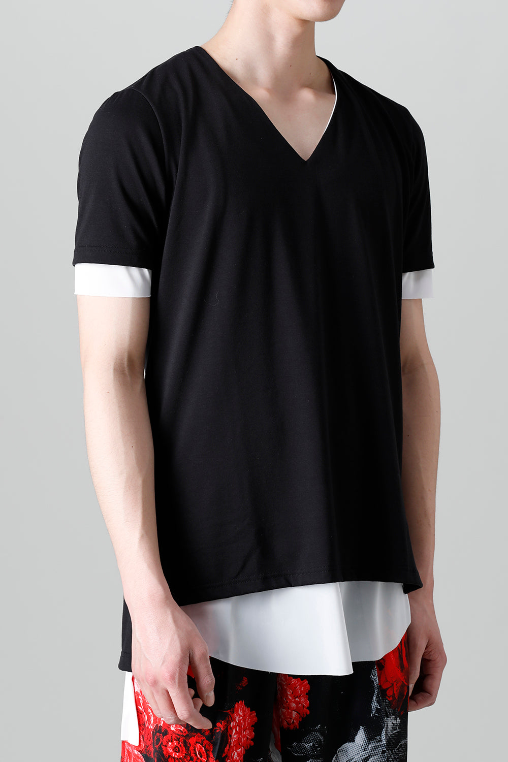 レイヤード Vネック Tシャツ ブラック&ホワイト