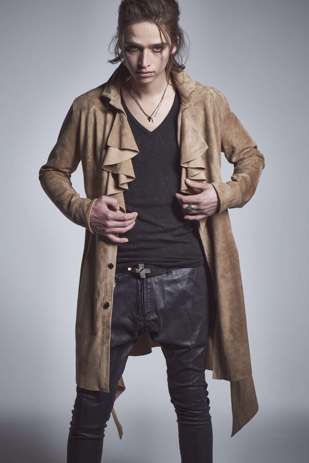 フリル レザー ロングシャツ ベージュ