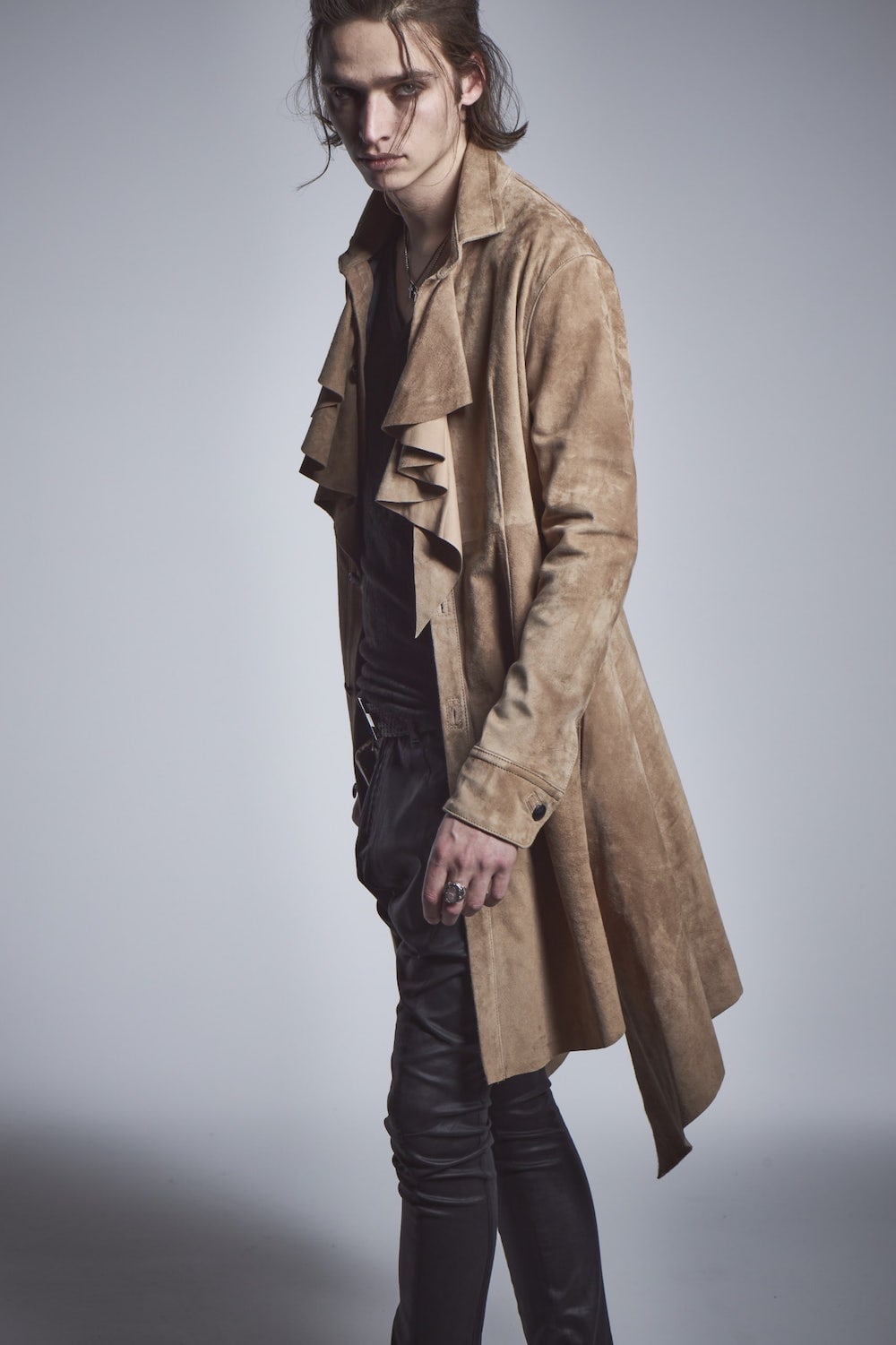 フリル レザー ロングシャツ ベージュ