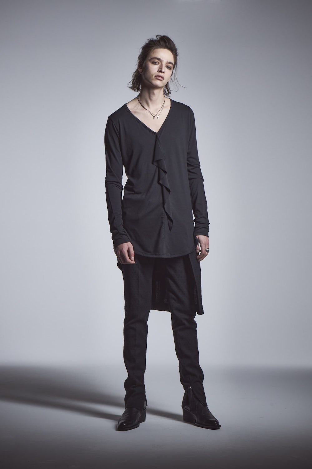 フリル Vネック Tシャツ