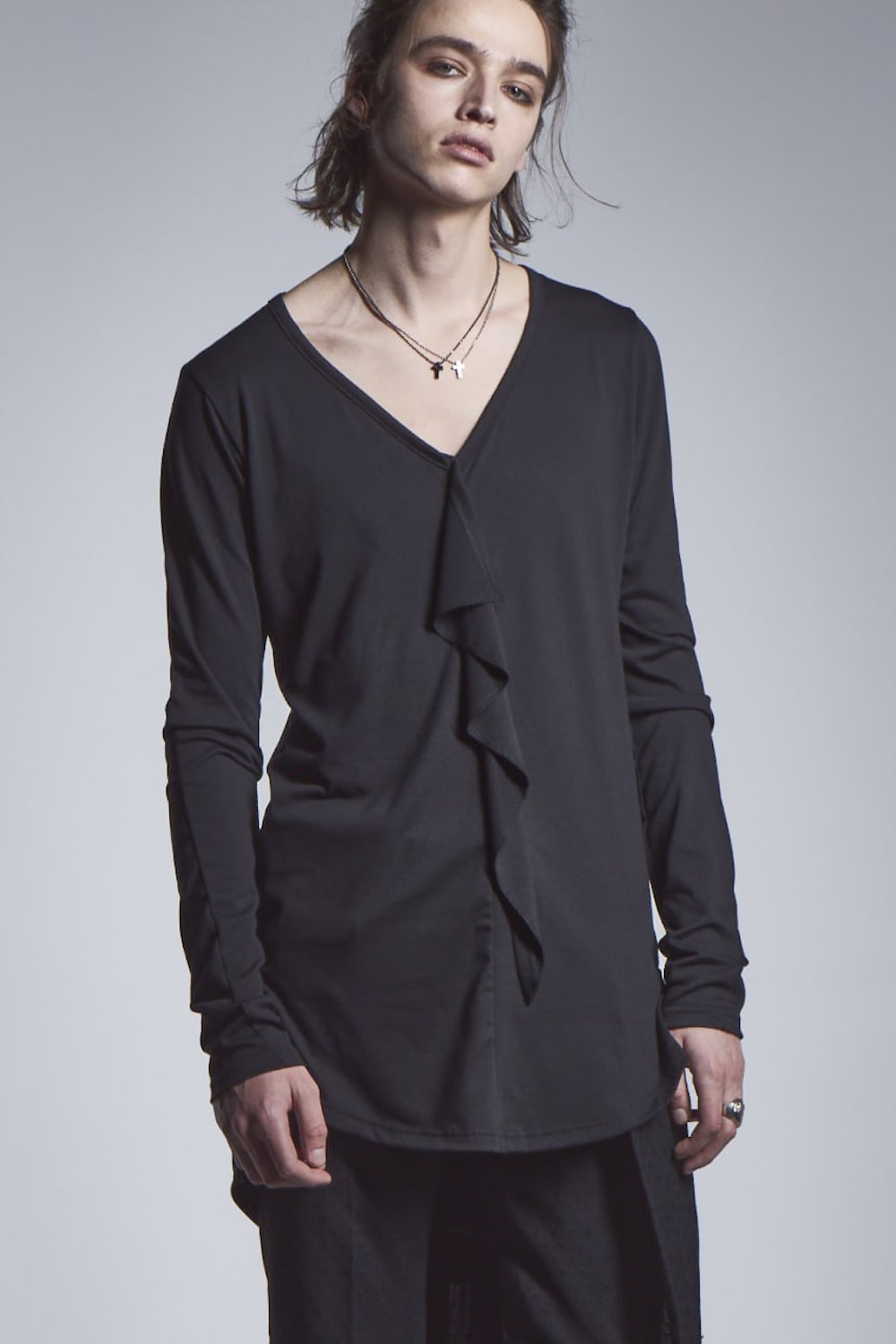 フリル Vネック Tシャツ