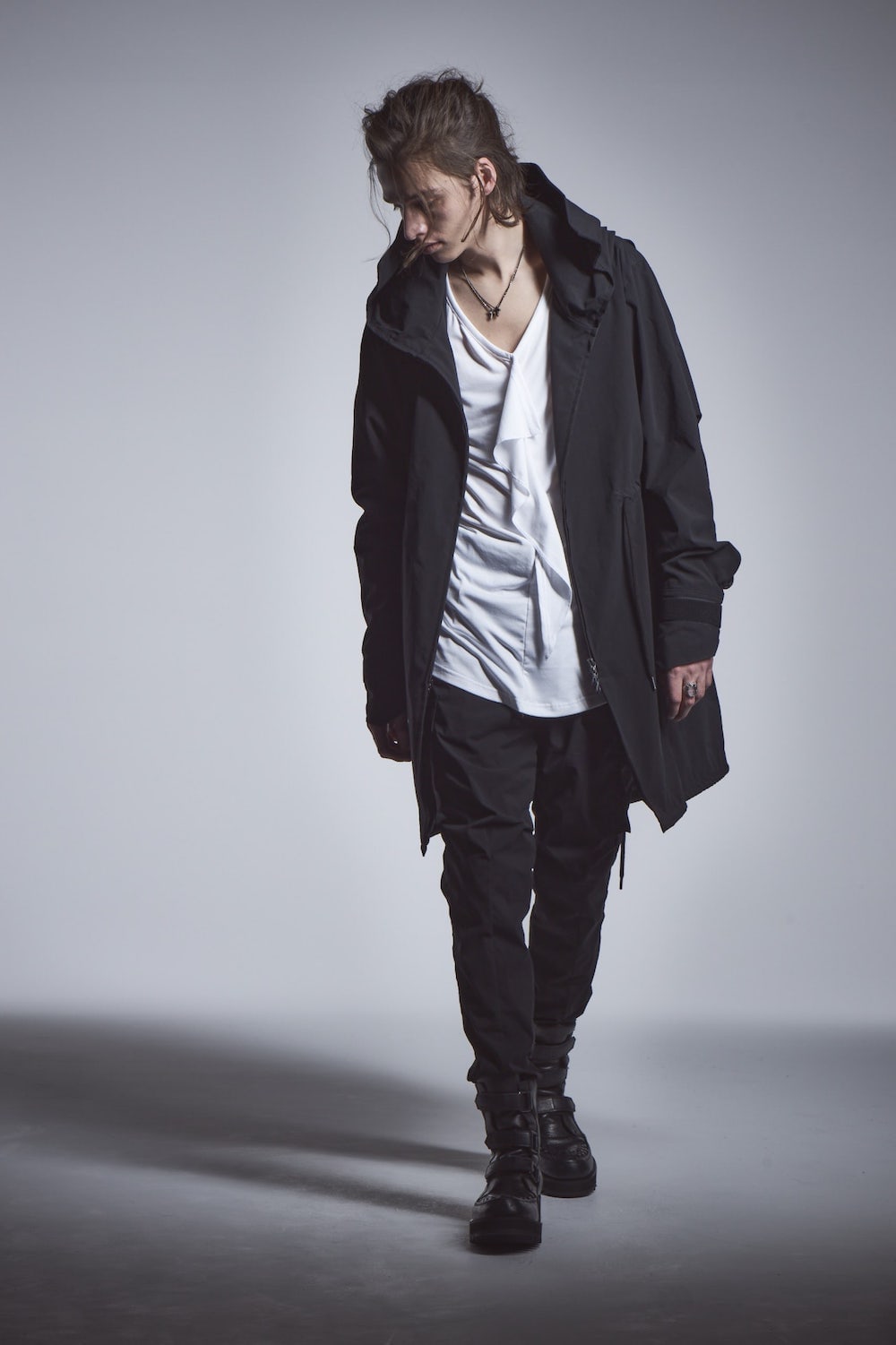 フリル Vネック Tシャツ