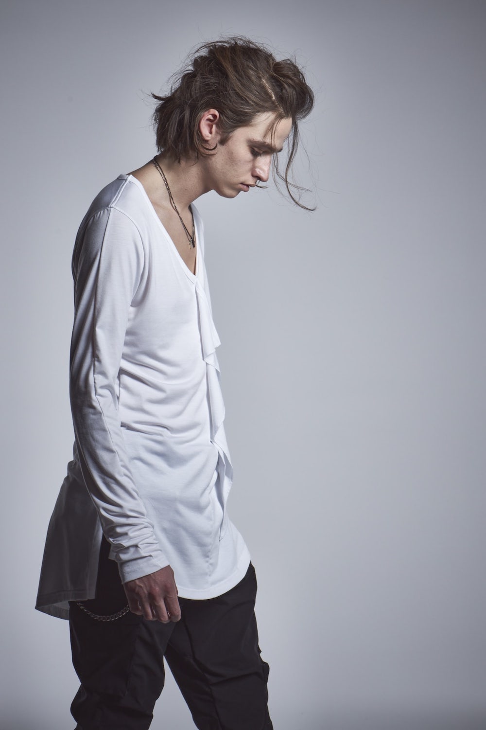 フリル Vネック Tシャツ