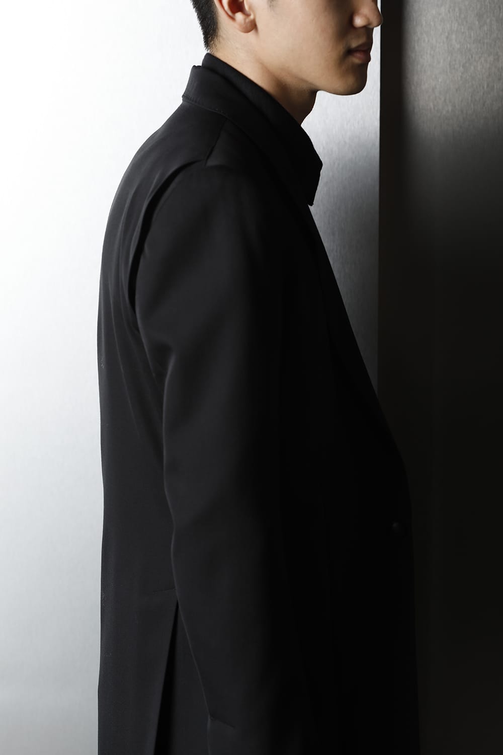 ピークド ロングジャケット