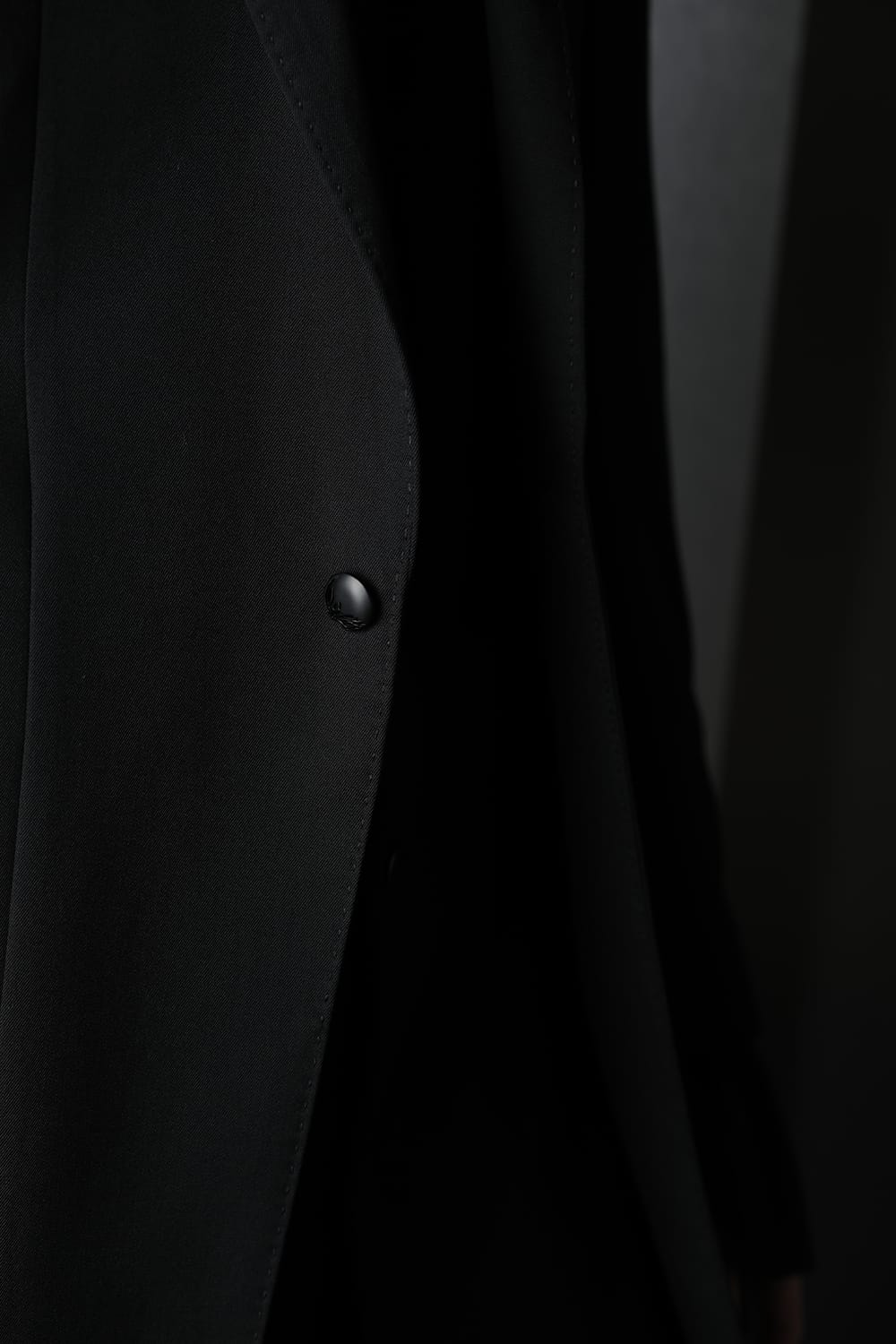 ピークド ロングジャケット