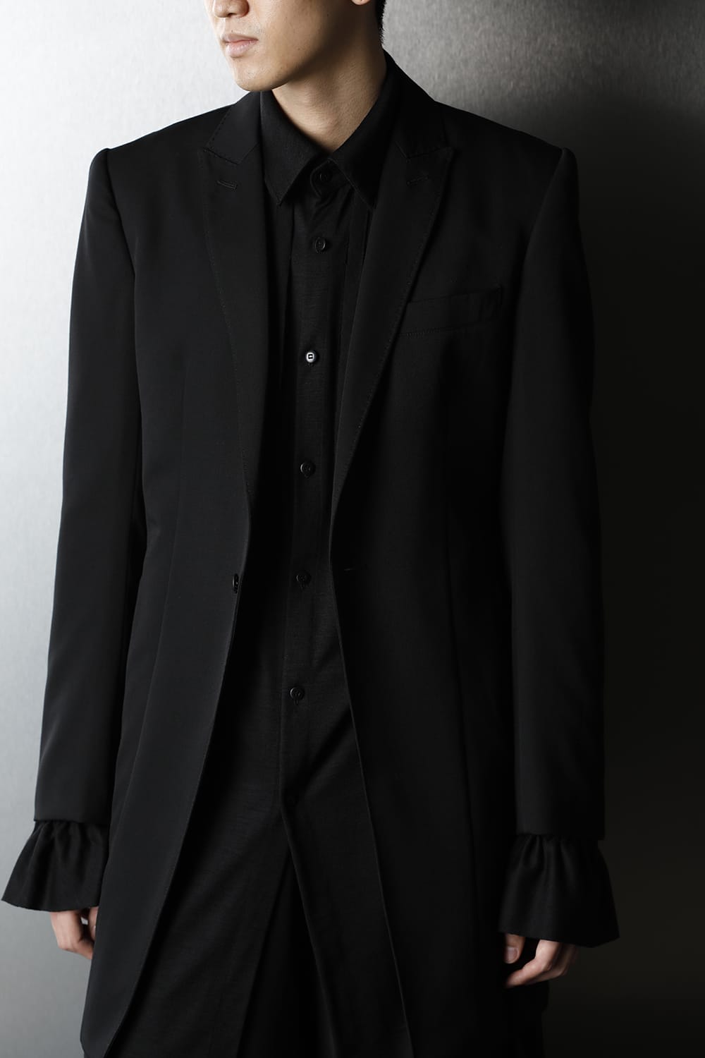 ピークド ロングジャケット