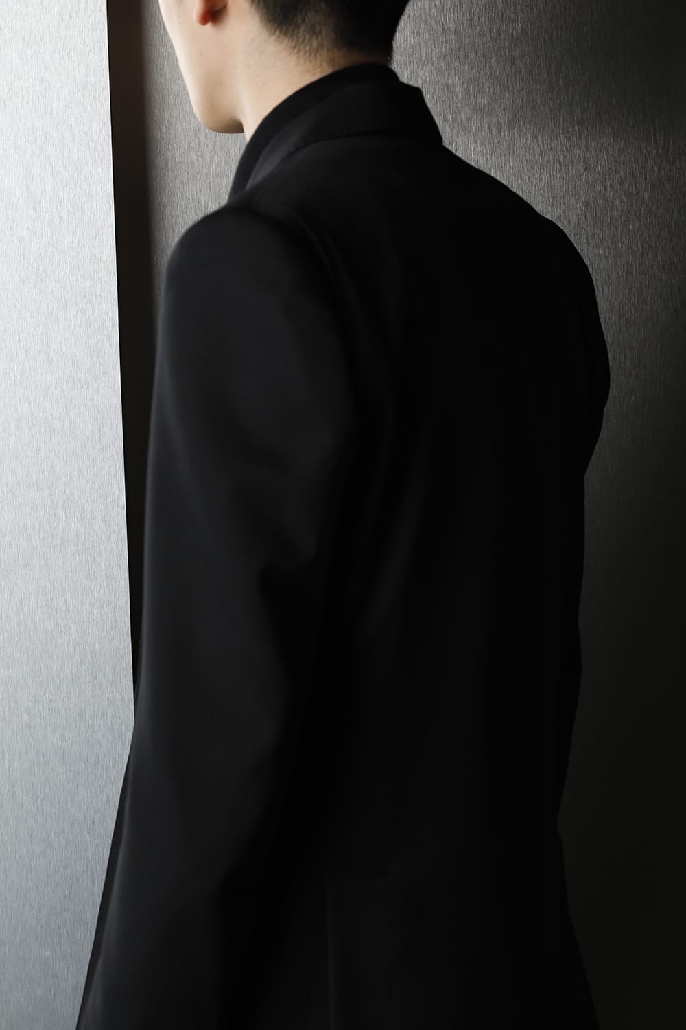 ピークド ロングジャケット