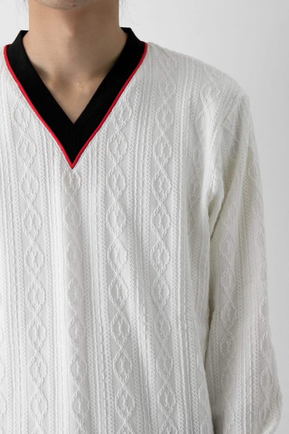 LIGHTケーブル V NECK KNIT