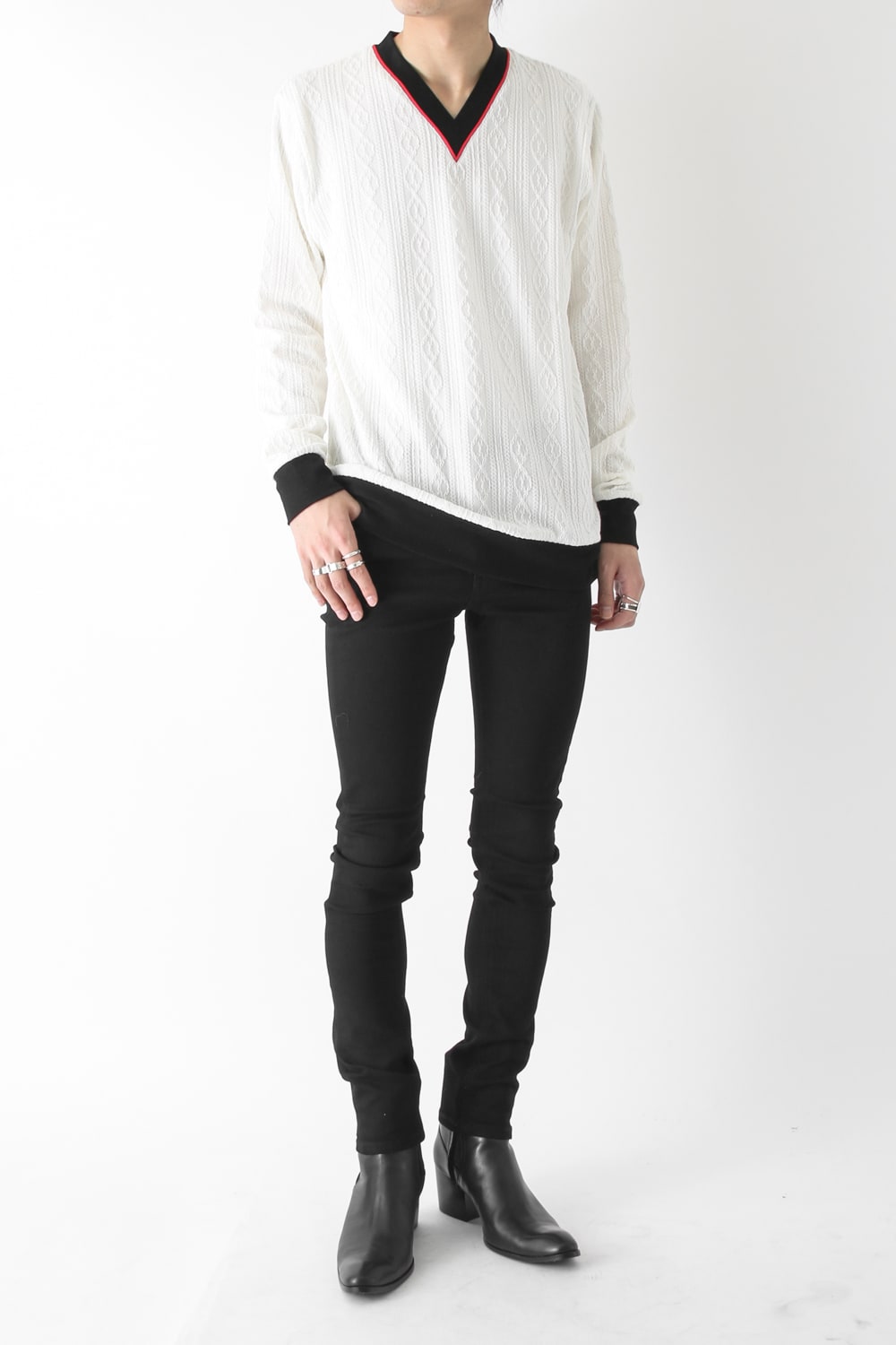 LIGHTケーブル V NECK KNIT