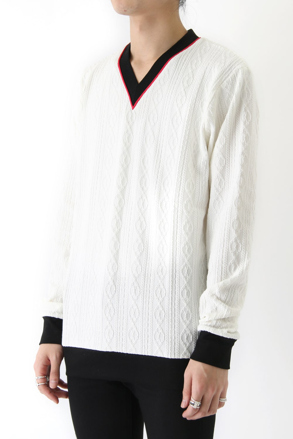 LIGHTケーブル V NECK KNIT
