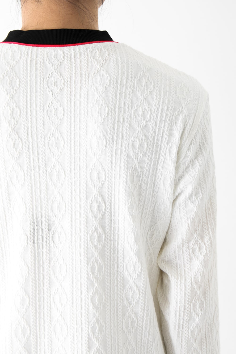 LIGHTケーブル V NECK KNIT