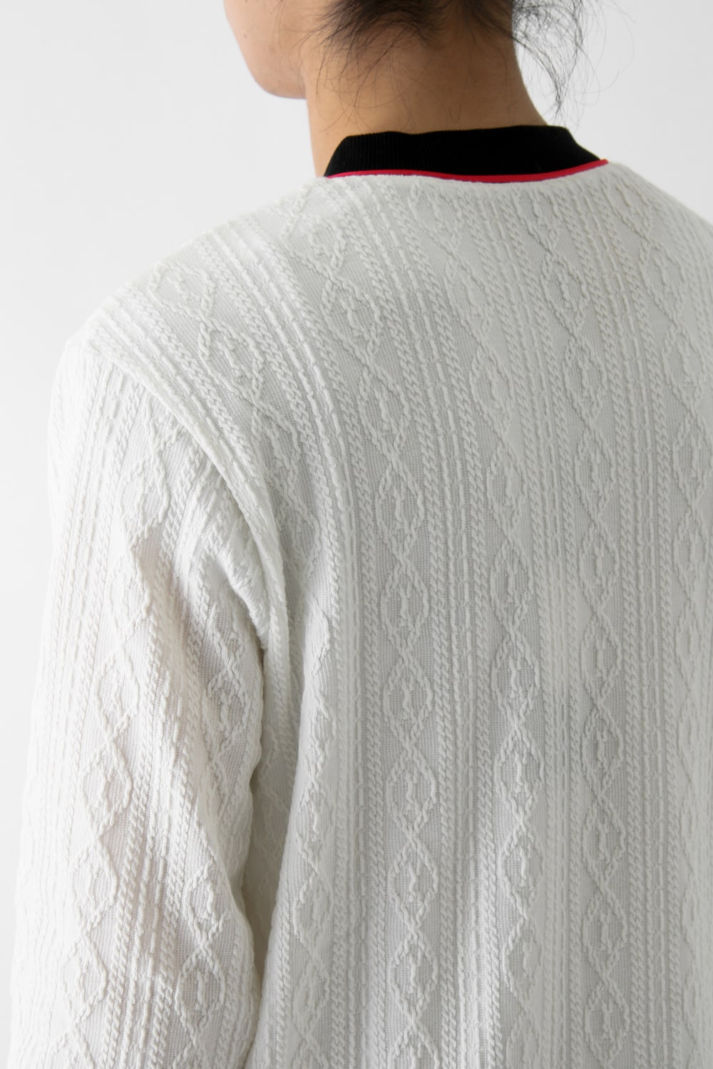 LIGHTケーブル V NECK KNIT
