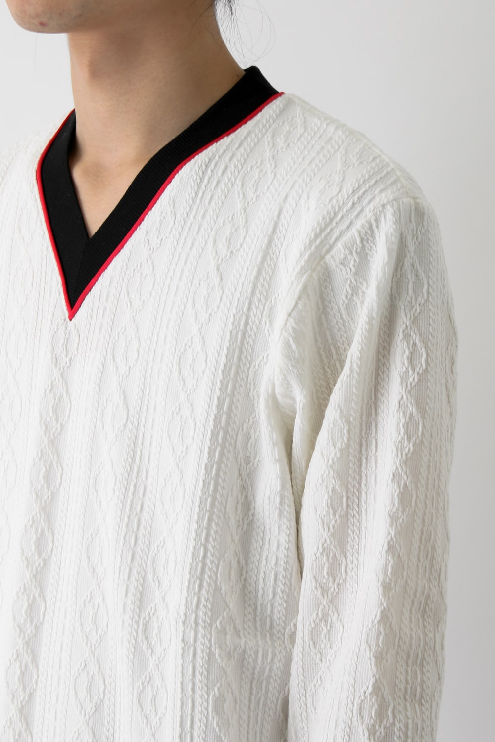 LIGHTケーブル V NECK KNIT
