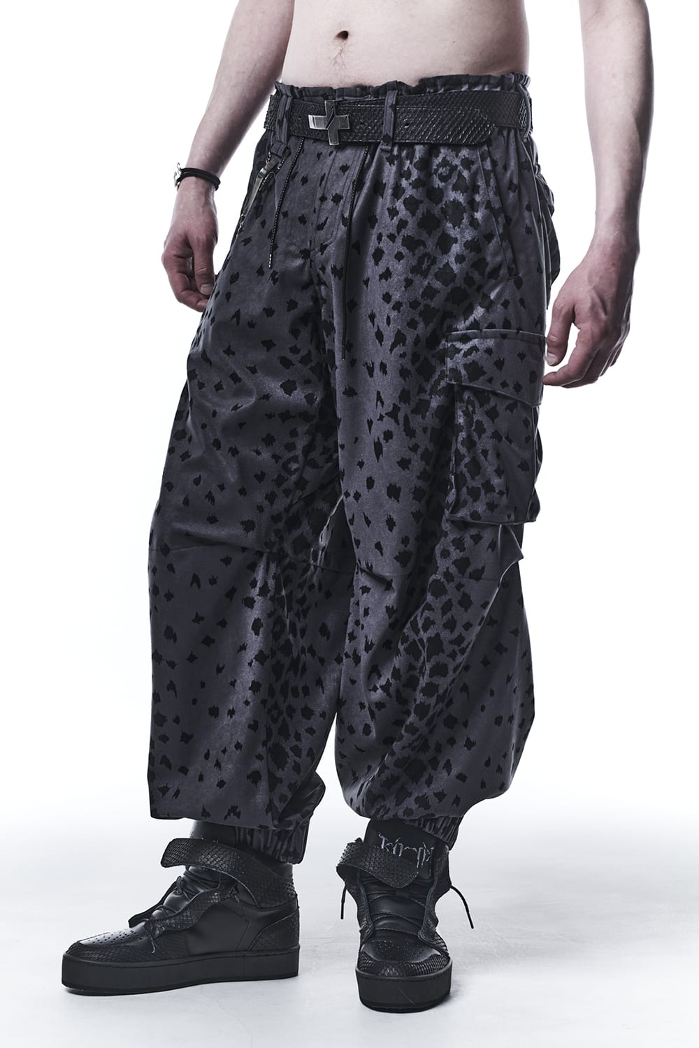 レオパード スエード ワイドカーゴパンツ グレー