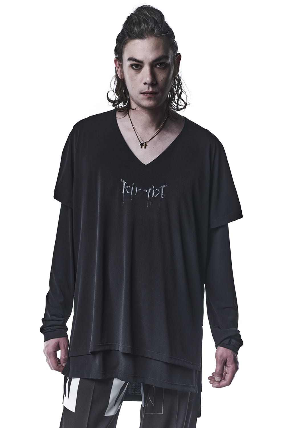 Layerd Long Sleeves V-Neck T-Shirts Black & Black